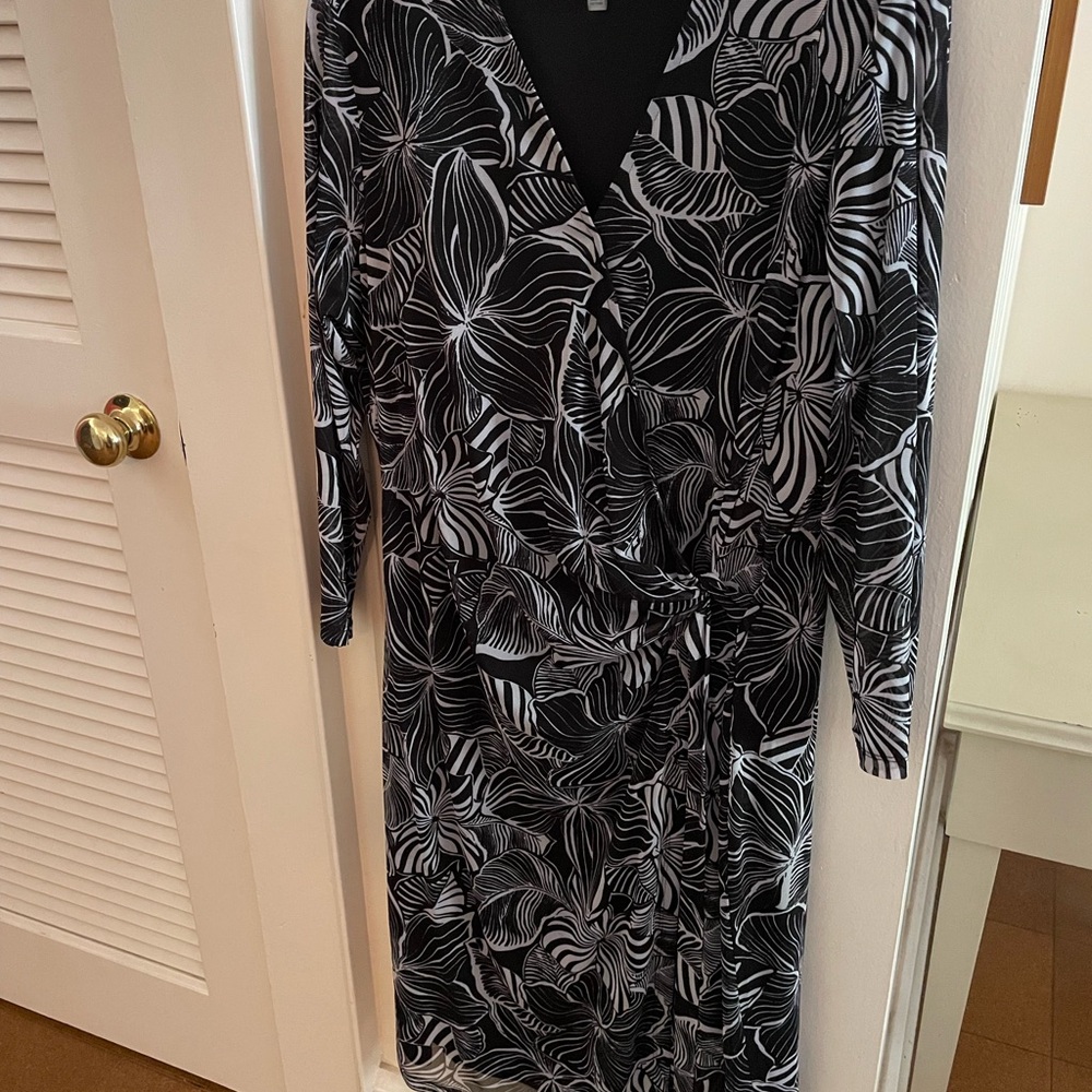 Anne Klein Monochrome Leaf Print Midi Dress